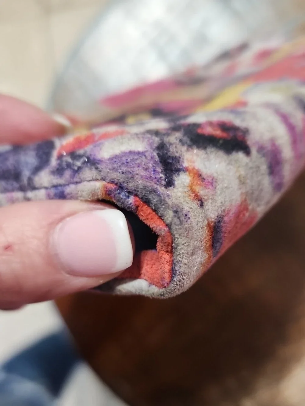 Hobo Magnetic Floral Print Clutch Fold Wallet Purple Multicolor Leather